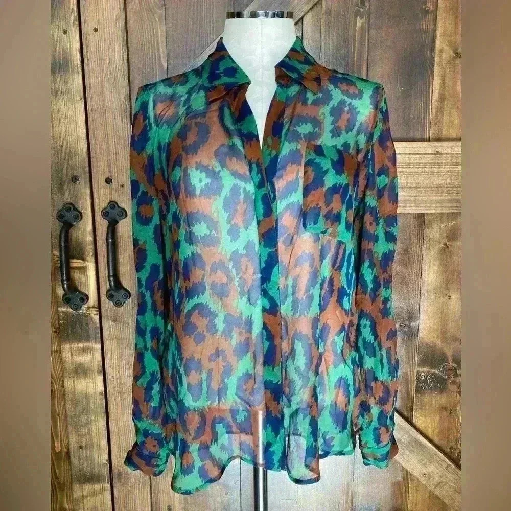 Diane Von Furstenburg Lorelei Animal Print 100% Sheer Silk Print Blouse Size 6